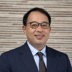学会長　春里 暁人